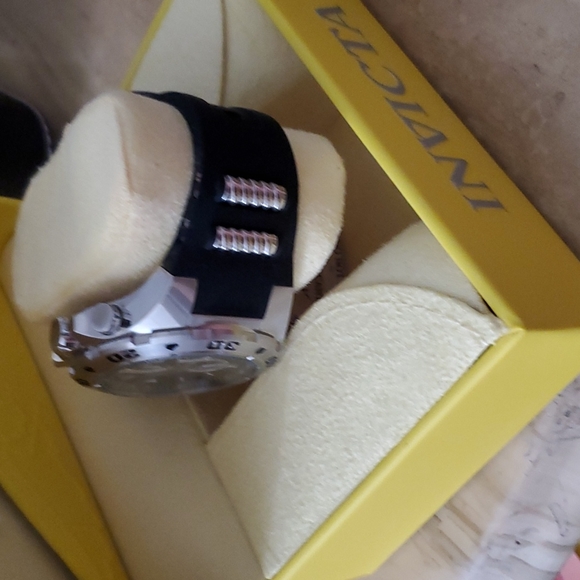 Watch - Picture 4 of 4